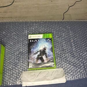 Xbox 360 Halo 4 Video Game - Green Case